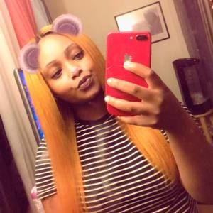 Meet your Posher, Destinee